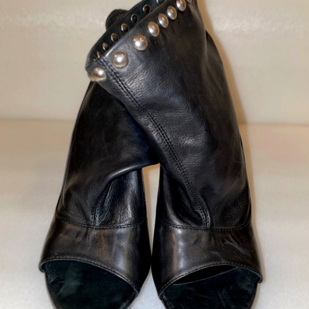 SHY, 7.5, Black